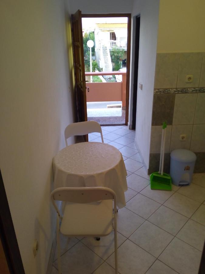 Maslina Apartment Vir Exterior photo