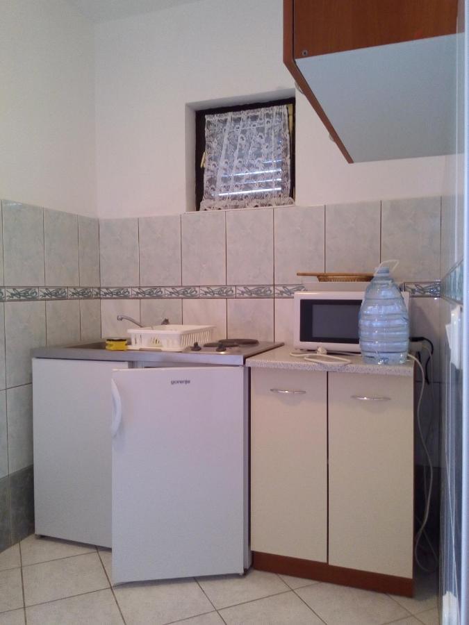 Maslina Apartment Vir Exterior photo