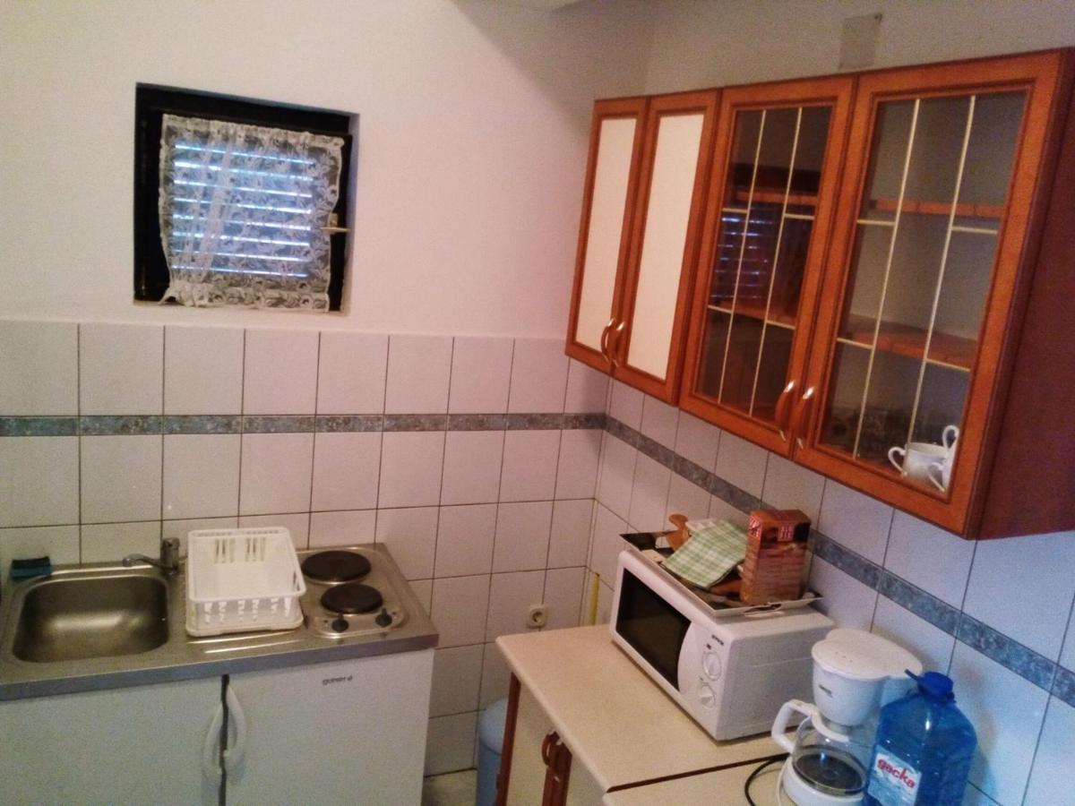 Maslina Apartment Vir Exterior photo