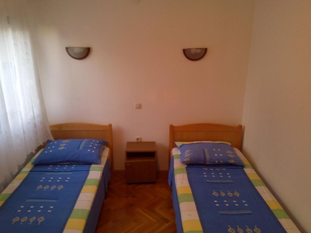 Maslina Apartment Vir Exterior photo